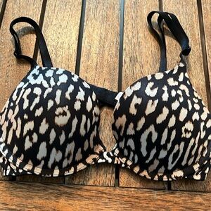 Victoria Secret 32b push up bra never worn gorgeous
